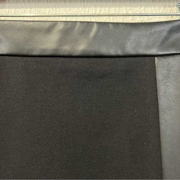 White House Black Market Black Ponte Faux leather Pencil Skirt size 4 - Picture 7 of 14